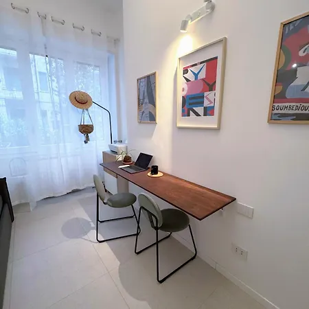 Apartment Design With Garden Close To Station Mailand