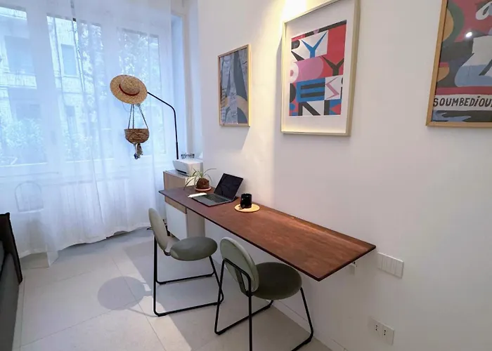 Apartment Design With Garden Close To Station Mailand
